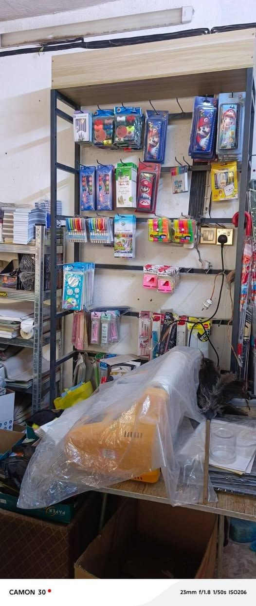 مكتبة للبيع لعدم التفرغ
متعلقات المكتبة 
رفوف عدد ٧
قرطاسية 
أجهزة استنساخ عدد ٤ إبسون و hp
جهاز تصميغ جديد ما مفتوح من الكارتون مع صمغه الخاص 
جهاز سبايرول
جهاز سلفنه
جهاز كبس هويات
ميز خشب ١٤٠ سم
جام خانة
مبردة 
ملاحظة المكتبة تباع بشكل شامل ولا يوجد بيع مفرد منها
الاتصال على الرقم ***********
***********
