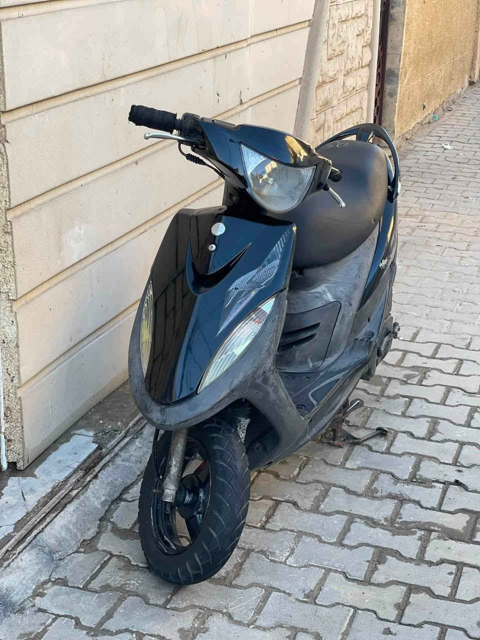 سلام عليكم ماكس عدله للبيع دراجه مال رمبه موجوده اوراقهة ول منفيس دراجه جديده بمعنى الكلمه شوفت عينك مكينه ما مفتوحه بعدها لوك بجيس دراجه بلاديه تخبل شلعه ومعدل سعرها ٨٥٠ وبيها مجال حك جيه عنواني بغداد جديده رقم ***********
