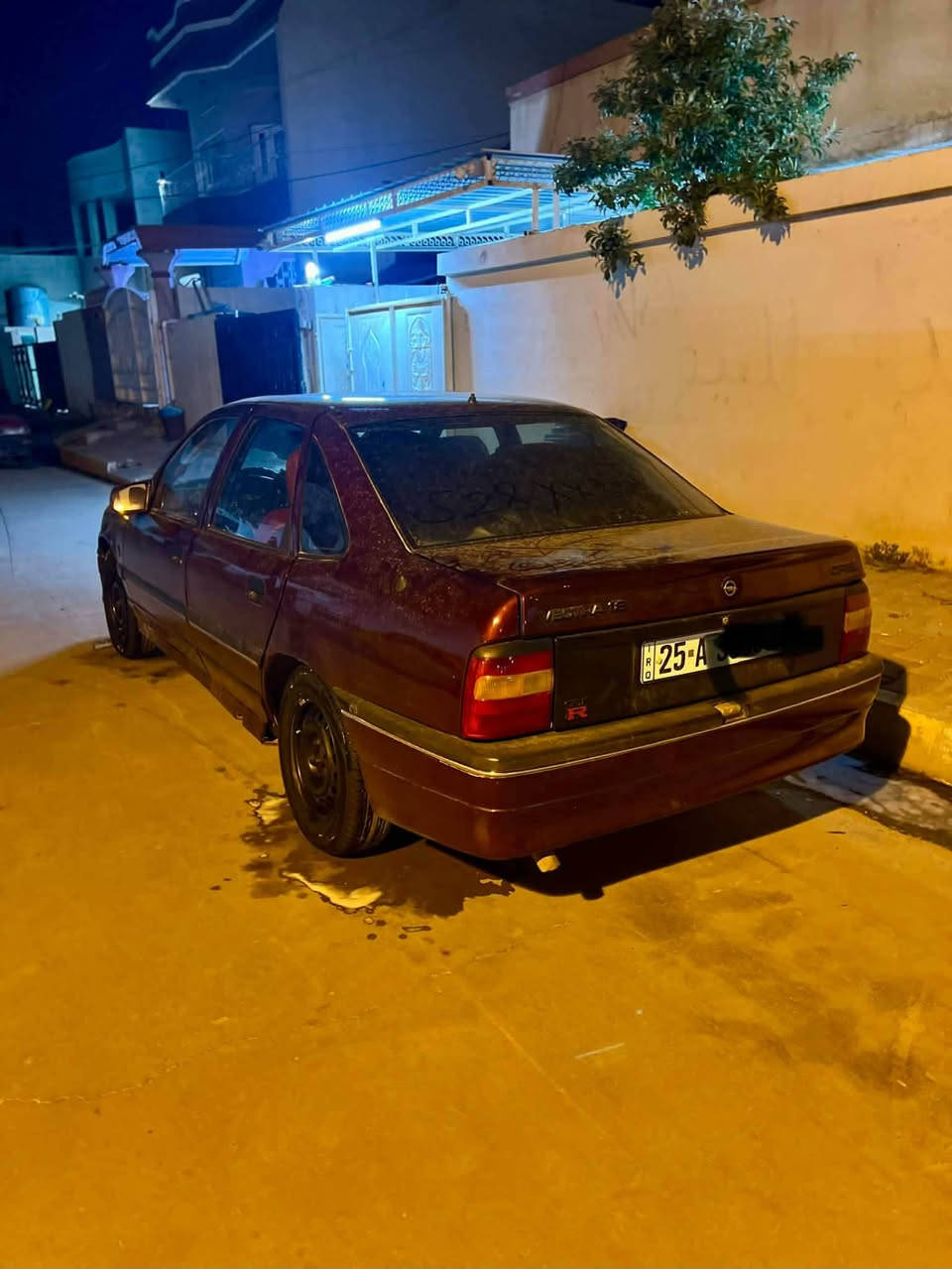 السلام عليكم للبيع أوبل فكتره موديل 1990 لون ماروني حجم المحرك  18كير عادي سنويه لل 2030 دفتر بانزين شرط التحويل سياره فقط هلال مصلح ومصبوغه عام للجماليه سقف سلايت السعر ٤٢ وبيها مجال للطيبين...كركوك....***********
