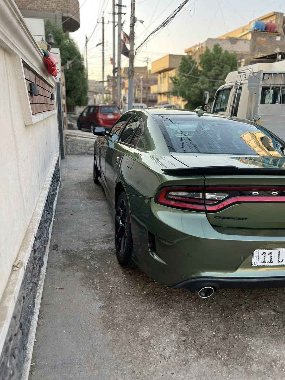 السلام عليكم اخواني جارجر موديل 2023 Rt مواصفات الRt معروفة ميحتاج اذكرها السيارة اني مستوردها ومرقمها بأسمي وصور الحادث كدامك ماشية 41 ml السيارة جاهزه من كلشي كدام عينك الايرباكات سليمة عجبتك على راسي ما تعجبك ان شاء الله تلكه الاحسن واعبر المنشور بكلمة ياالله والرزق للجميع يارب سعرهها 265 وبيها مجال قليل عنواني بغداد ساحة اللقاء ***********
