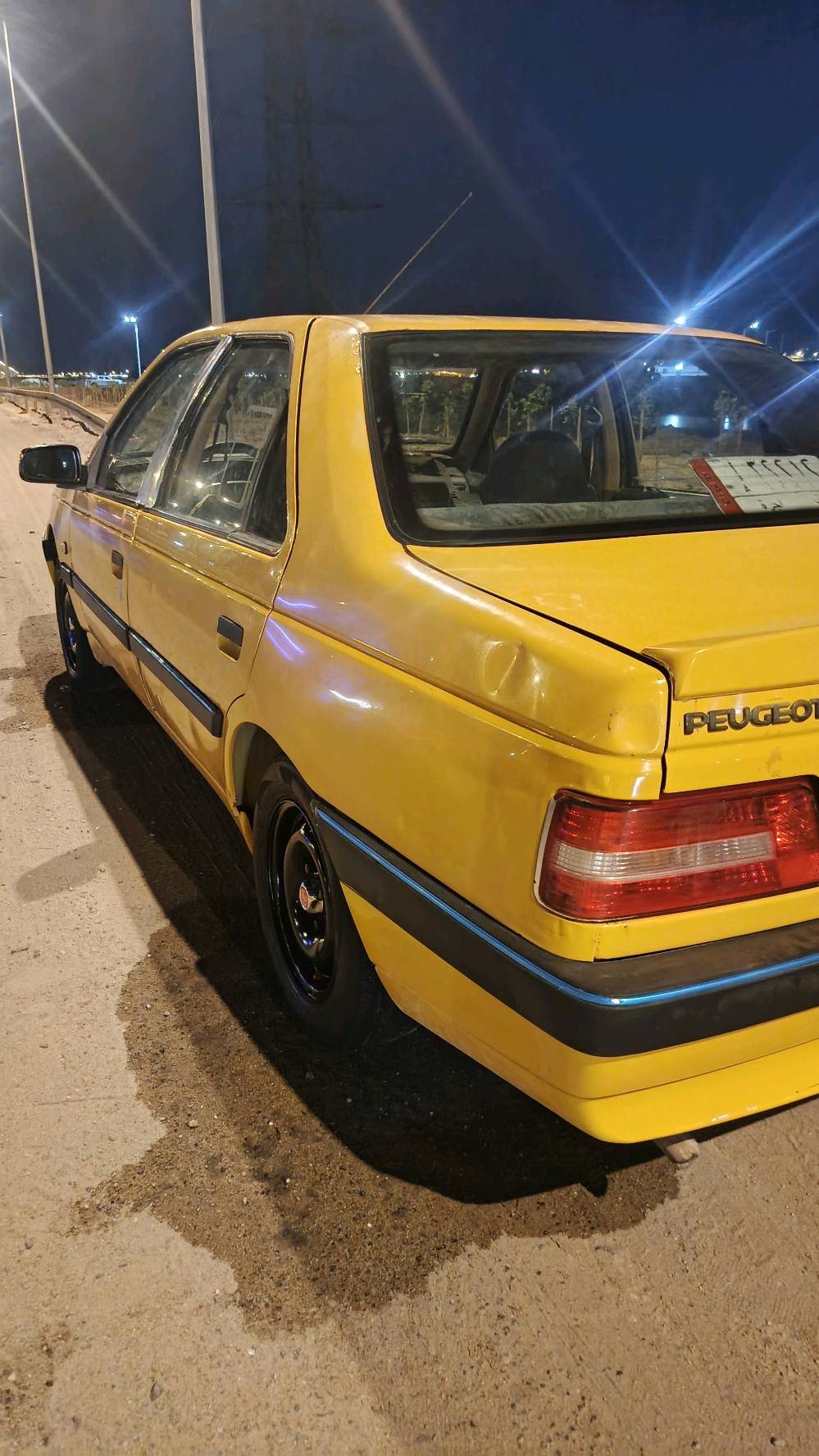 سياره بيجو 405 سياره كفاله من ضربه ومن تعمير    كير كفاله. مكينه ستوا بادي بيه تبخير  تبريد شغال  حداديه تخم تاير كهربايت كله شغاله رقم السياره نجف 
سنويه منتهي  بس اذا بيع يخذ مني الشراي مصفر كلشي هيه وغرمات  بكان سياره بصره ***********