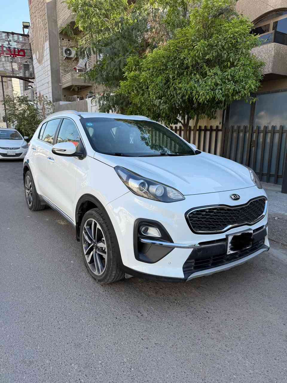 السلام عليكم 
سبورتج موديل ٢٠٢١ خليجي مكينة 2000 كفالة من الصبغ بيها بارد بالباب الخلفي الايمن فقط 
السيارة جديدة بمعنى الكلمة
كير مكينة حدادية تبريد تدفئة كله كفالة شرط الفحص ماشية 75 الف حقيقي ادك جرس 120 
السيارة بصمة اشاير بالمري مري قابلة للطي تبريد قطعتين شلشة + كامرة خلفية دورارة اريل نفيكيشن 
مكان السيارة الكرادة 
***********
