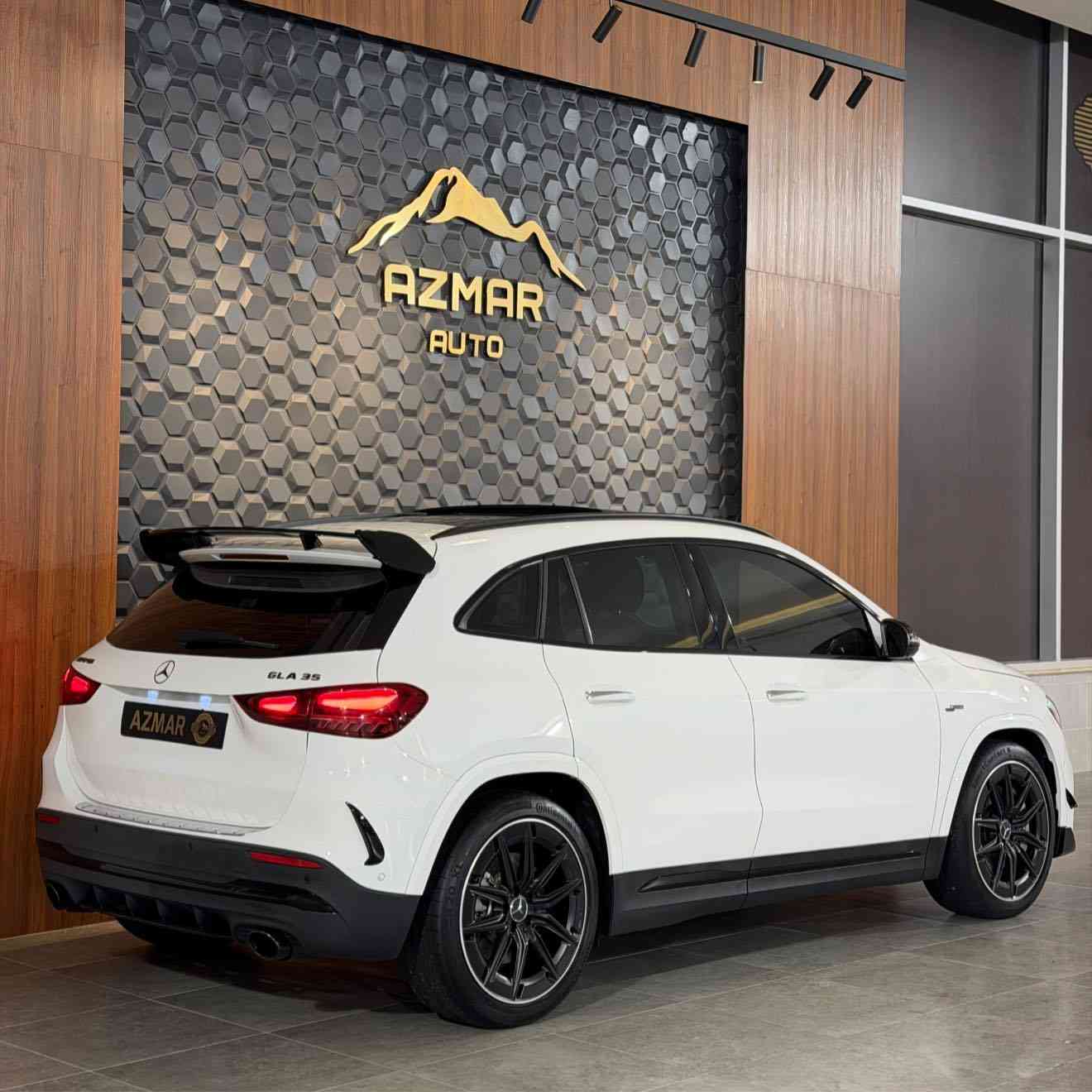 GLA 35 🚀 AMG 4 matic
وحيدة بالعراق كلها و سعر كلش رخيص : 348$ ورقة🔥🔥
موديل : 2024
ماشية : 5 الف 
302 قوة حصانية 🚀🐎
edition one ( night package )💎
مواصفات السيارة فول الفول
بنورام
 Affalaterbach🔥
كشنات amg
حزام احمر بلادي amg
ستيرن amg و تحكمات انضمات القيادة بيها
انضمات ( snow - individual - comfort - eco - sport - sport plus )
‎كشنات تدفئة و ميموري و كهربائي
شاشة متصلة و كيج متعدد الاشكال و رياضي
انارات داخلية متعدد الالوان
كامرات و رادارات و حساسات 
و بعد هواية مواصفات بيها متنذكر

السيارة قطرة صبغ ما بيها و كير و محرك و كهربائيات بشرط

سعر : 348$ ورقة
للاستفسار : ***********
العنوان : سليمانية المعارض الجديدة شركة ازمر اوتو معرض رقم ٣٤
