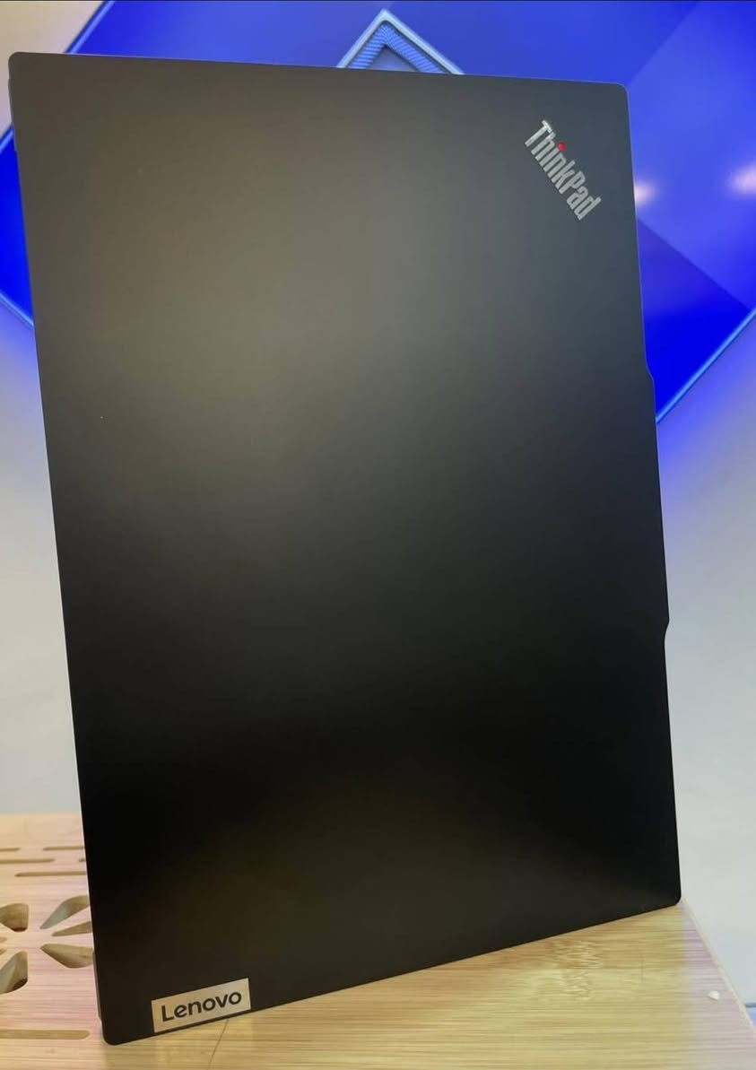 لابتوب lenovo  سوبر سلم الجيل العاشر للبيع
المعالج core i5 الجيل العاشر
رام 8 كيكا DDR4
هارد 256 كيكا SSD
كرت الشاشه Intel UHD حجم 4 كيكا
الشاشه حجم 14 انج ضد التوهج  دقة FHD
باتري ليثيوم 6 خلايا  شحن سريع 65 واط والباطرية ممتازة وشاحن تايب سي 
كامره دقة hd تحتوي قفل فتح وغلق الكامره
 منفذ تايب سي و رام  وhdmi وسيم كرت وباقي المنافذ   الحاسبه كلش نضيفه وحلوه
السعر 375 الف


**إذا كنت صاحب هذا الإعلان وتريد حذفه لأي سبب، رجاءا أرسل رسالة إلى الدعم الفني**