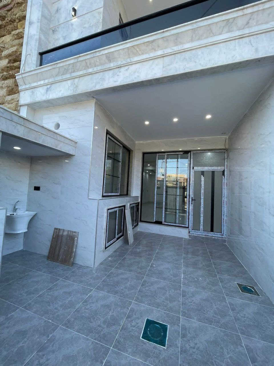 #بيت  زيرو للبيع في #حي هفالان

#المساحة: 100متر #مقابل حديقة
يتكوّن من:
 • 3غرف  نوم

للتواصل:
***********
***********
السعر متوفر عبر قناة التليگرام:
https://t.me/ahmadmuftah199 👈
Kod/10
