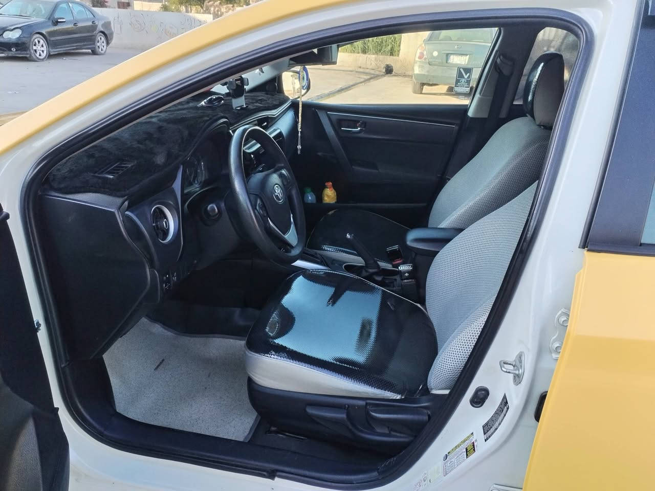 سلام عليكم
كورلا 2019 
Le مكينه 1800
بسمي سنويه هزه براد كله جديد
سياره رقم بغداد انكليزي 
مابيها اي نقص تبريد مكينه كير 👍
ماشيه 150ميل 
سياره مدوشمه كامل تخم تاير وياله صدر كلهه جديد 
صور الحادث والضرر كله موجود
 جاهزه سياره لل اخير 
السعر 140 وبيها مجال شي بسيط 
مكاني ديالى خانقين 
*********** واتساب موجود
