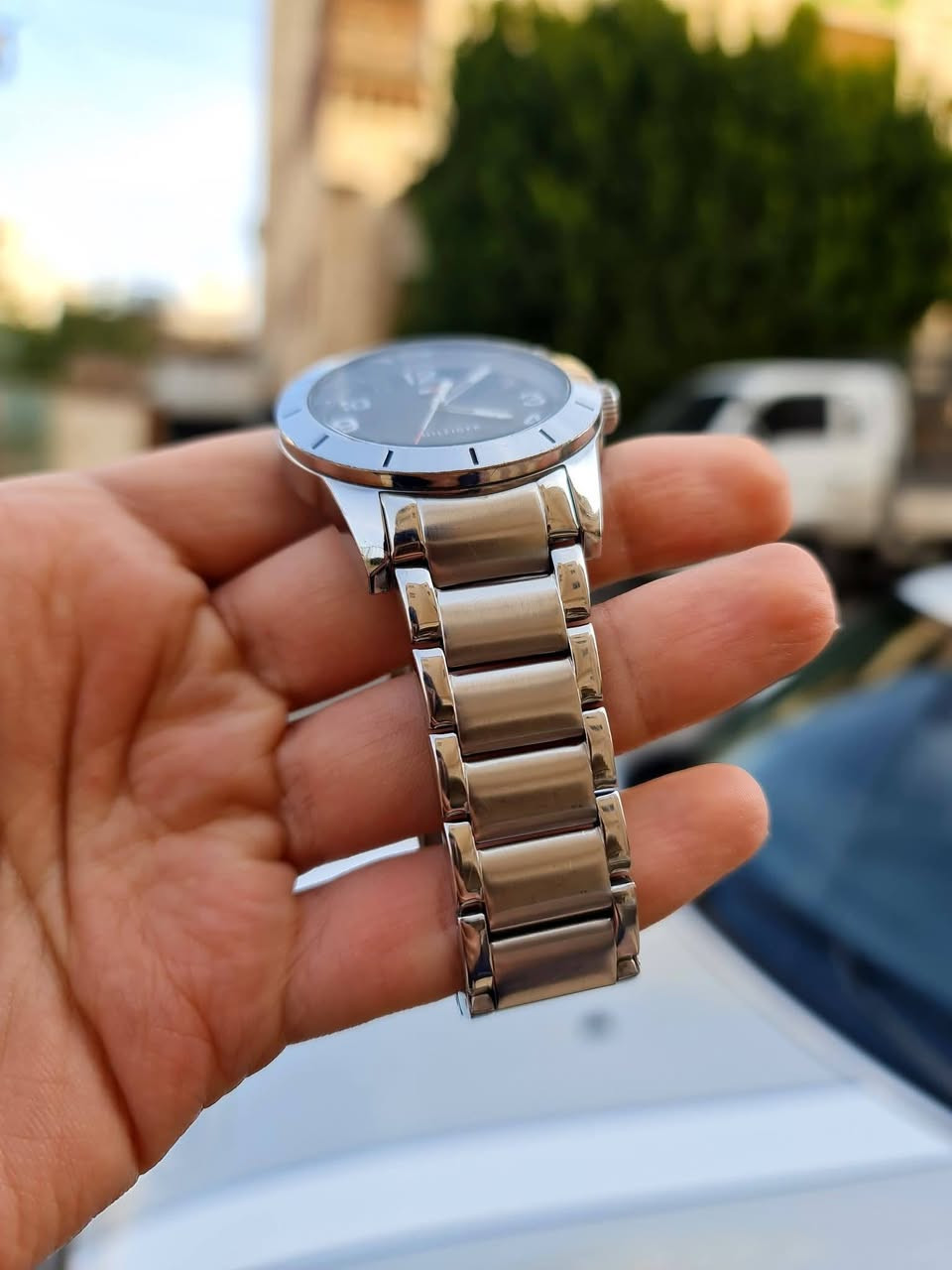 ⌚ Tommy Hilfiger Original – أناقة يومية بطابع رياضي فخم

ساعة تومي هيلفيغر الأصلية بتصميم كلاسيك عصري، تناسب اللبس
اليومي والرسمي، وتعطي حضور قوي على اليد.

🔹 التفاصيل والمواصفات:

الماركة: Tommy Hilfiger – تومي هيلفيغر
الحركة: Quartz ياباني دقيق
المينا: أسود أنيق مع أرقام واضحة
الهيكل: ستانلس ستيل مقاوم للصدأ
السوار: ستانلس ستيل أصلي
الحالة: بحالة الوكالة 

✨ ساعة عملية، فخمة، وتكمل أي ستايل اختيار مثالي للي يحب الأناقة الهادئة والاسم العالمي.

📩 للتواصل والاستفسار خاص او 0795472588

✨️يرجى متابعة الصفحه لكي يوصلكم كل ما هو جديد ✨️⌚️


**إذا كنت صاحب هذا الإعلان وتريد حذفه لأي سبب، رجاءا أرسل رسالة إلى الدعم الفني**