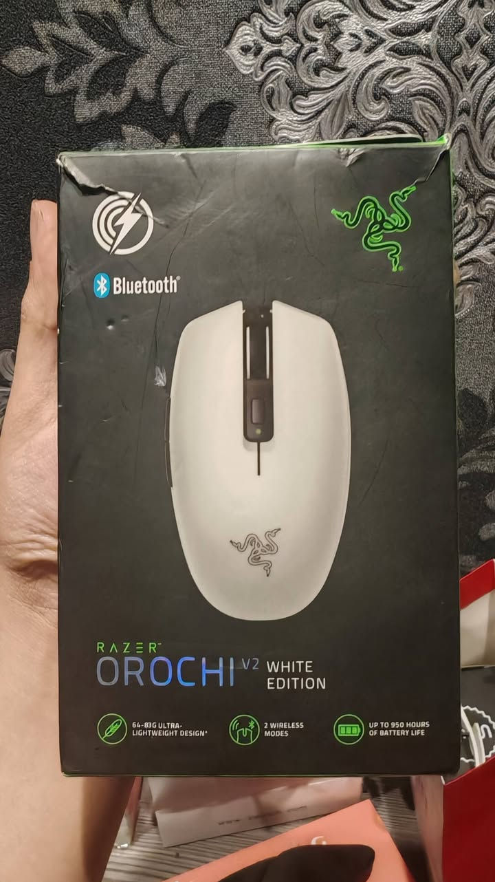 ماوسين جدد من ريزر استخدام شخصي 
الاول ماوس razer naga pro
 نسخة وايرليس لون اسود 
جديد كامل كل القطع 
ب60 الف 

الثاني razer orochi v2 wireless 
نسخة وايرليس لون ابيض 
جديد غير مستخدم 
ب40 الف 

توصيل متوفر 
***********
