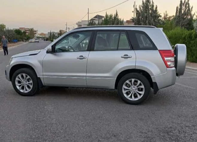 سازوکی یابانی  2014   دەبڵ ئەکسل و بەسمە و خەلیجی سفری کوردستانە

گێڕ و مەکینە و تەبرید و هەموو گیانی بەشەرتە

هەزەی نوێیە  

تەحویل و غەڕامە بەشەرتە ..

مواسەفات .:  دەبڵ ئەکسل و تۆمایتک و بەنزین وABC و  جام کارەبا و  دژە خلیسک  سیستەمی Eco   و کامێڕا ی بۆ بەستراوە
کۆمەڵێک مواسفاتی تر ویل کەپ

بێ سبوغه
زۆر توندو تۆڵە  و سپێری دانەگیراوە و هەموو گیانی بەشەرتە

ڕەقەم هەولێرە  

 سعری 110  وەرەقە و مەجالێکی کەم 
***********
