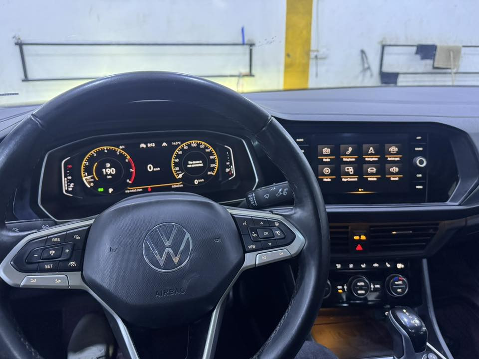 جيتا 2023 🇩🇪
حجم محرك 1.5T 
وارد #كندي 
مواصفات فول
Comfort line

ماشي ٣٧ الف فقط 
🔹فقط بونيد صبغ (ضرر سطحي)
🔹ئيرباك: فقط ستيرن و بشرط بيلادي 
🔹بجم كبس يعني راديتر و الدعاميات بلادي ❗️

⛔️مواصفات 
بانوراما 
شاشة جبيرة 
شاشة لمس مع الإشارة باليد 
كوشين و ايضاً ستيرن هيتر
داخل ليد بلادي
شحن مع كاربلاي واير ليس 
رادار ٣٦٠ درجة 
قيادة ذاتية (تيسلا)
رادار تحديد المسار
أربع أنظمة قيادة (eco +normal+sprot+snow)

مع مواصفات اخري …

بشرط بدون مصرف
والسيارة مال بيت 
باسمي حتي ٢٠٢٩

شراي يخابر و خاطرة مايكون إلا الطيب 

للمعلومات او اي استفسار         
 واتس اب ***********
