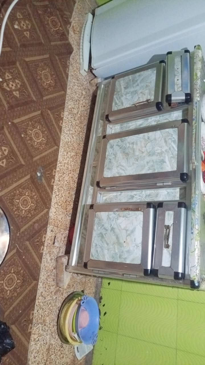 السلام عليكم كاونتر استعمال سنه وحده للبيع عوزه يدات بيبان ولجرارات السعر 180خاص أو ***********
