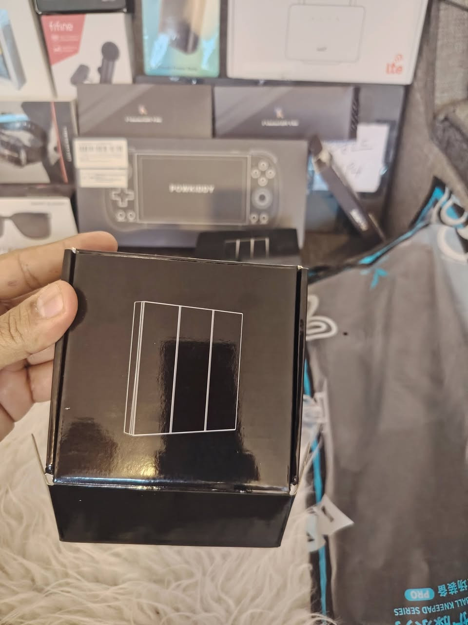 نقطه سمار مع جهاز  سمارت يو بي اس. كلش شغلتهن مرتبات
@إشارة
#الجميع
@إشارة


**إذا كنت صاحب هذا الإعلان وتريد حذفه لأي سبب، رجاءا أرسل رسالة إلى الدعم الفني**