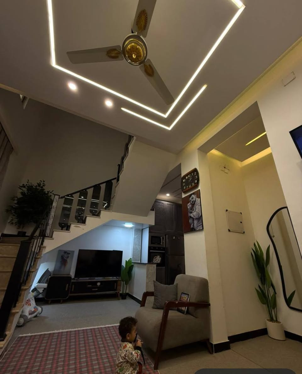 دار مساحه 100م للبيع  طابق واحدمنطقه الجمعيات حجي حسن بناء حديث للاستفسار  مراجعه مكتب الابداع للمقاولات والعقارات الكائن شارع الاربع سايدات الجمعيات او الاتصال بالارقام التاليه***********او***********
