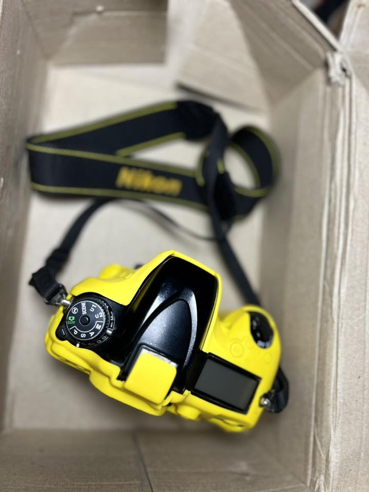 السلام عليكم ‏للبيع كاميرا ‏نيكون 610 ‏النظافة 80% 100 ‏السعر 450 توصيل ما موجود إمكاني نجف  ***********
