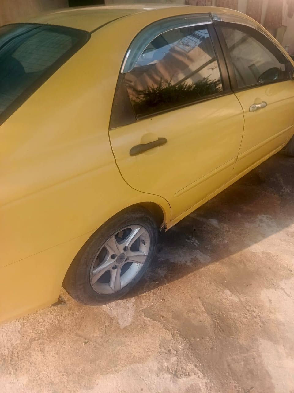 كيه سبكتره موديل 2009  سنويه جديده تحويل مباشر بسمنه مصفره هيه وغرامات كله اليبل واحد مابيه تبديل ولا ضربه فقط خشم جاملغ امامي فقط مكينه جديده مبدله برغي ما مفتوح بيه كير جدد  كهربايات كله شغاله    تخم تاير ويل جديد مابيه نقص مال جناي عله باب الله كبل الشارع مكان السياره بعقوبه التحرير بيع ومراوس مكلف بالنشر رقم صاحبها ***********
