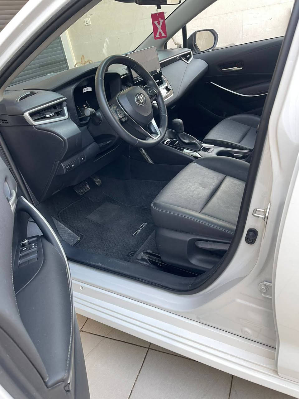 كورلا شكل الخليجي هايبرد وارد صيني 
رقم بغداد  هزه وسنويه وارقام كلها جدد 
موديل 2025 اخت الزيرو 

ماشية  5 الف فقط 
(سويجات الشركه + الارضيات كلهن جدد وياها )
مواصفات 
سلايد 
بصمه 
جلد
تحديد مسار + رادار امامي 
اتو هولد + سايد بريك بصمه

مكفوله كفالة عامه
السعر 165 ورقه  

للتواصل 
***********
عنواني بغداد حي الجامعه نفق الشرطه
