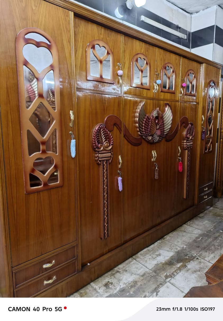 غرفة ٦باب ملحق تزكام شغل ثكيل خارج داخل صاج تكمة اي ضرر مابيها نضافتها 95/100 زاوية كنتورية مكان بغداد فلكة حي النصر سعر ٩٥٠ يوجد توصيل ملاحضة نشتري جميع أنواع الغرف العراقية فقط داخل بغداد ***********
