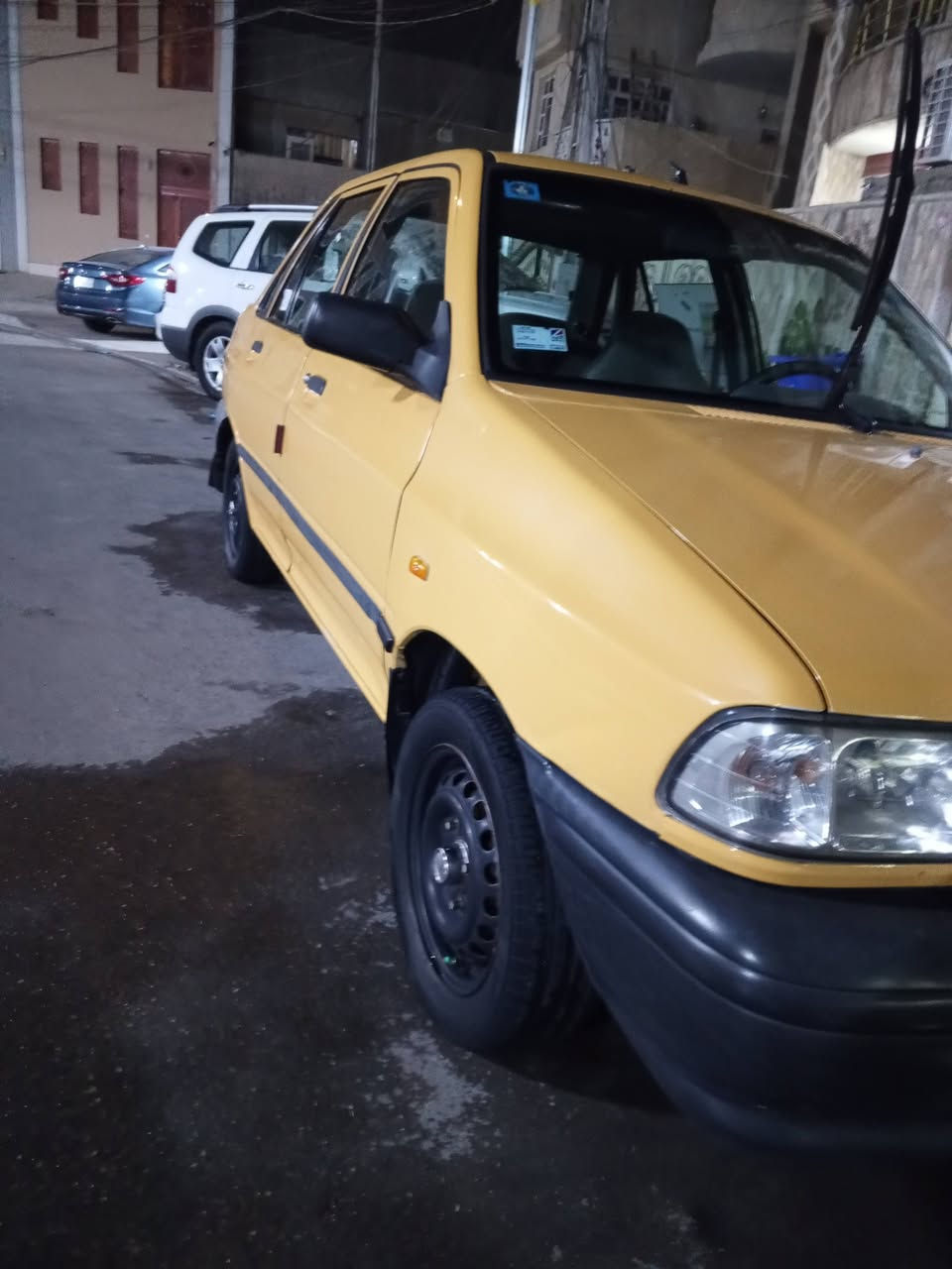 سلام عليكم سايبه موديل 15مكفوله من ضربه وصبغ وتبديل صدره نص عمر المكينه حلوه سياره نضيفه غرفته جديده تجي وتشوف بعينك السعر اتصل عل رقم***********
