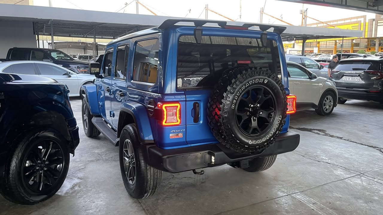 Jeep wrangler  sahara 2023

جێب ڕانگلەر  
2023
ڕادار
کامێرا 
شەغال
کوشن جلد و کارەبا و هیتەر
سوکان هیتەر
شاشە گەورە
لایت لید
سەیارەکە تەنهایەک جاملغی بۆیاخە بۆیاخە
هەموو گیانی بەشەرت 

***********

Jeep wrangler sahara

النوع : سيارة جيب رانكلر 
موديل السيارة : 2023

حجم محرك 4 سيلندر 
رادار للتحكيم سرعه و فول لايت
بصمة التشغيل 
بصمة ابواب 
كراسي تدفئة و كهربائي 
ستيرن تدفئة 
للتشغيل بعد 
تبريد قطعتين 
دفع رباعي 4*4 
وحدات تحكم تحديد سرعة اوامر صوتية المجلد 
شاشة كبيرة 
كاميرات
سستم سماعة أذن 
تراكشن يمنع الانزلاق 
نظام اوتو ستوب 
لايت زينون LED
ملاحظات: جاملع صبغ  

‎رقم الهاتف

***********

