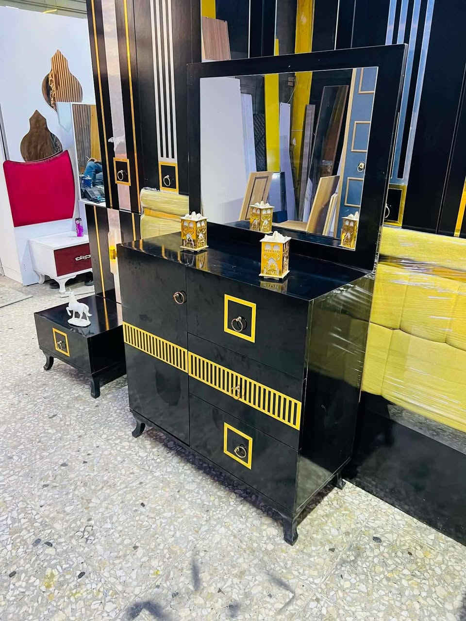 غرفة نوم مستعملة🇹🇷
موديله حديث 💥
 نضافة95 ٪💯
عدد القطع / 5 
نضام / أبواب 💢 
سعرها / 475 قفل 💸
شد ونقل داخل بغداد مجاني🚛
يوجود توصيل محافضات 🚛


**إذا كنت صاحب هذا الإعلان وتريد حذفه لأي سبب، رجاءا أرسل رسالة إلى الدعم الفني**