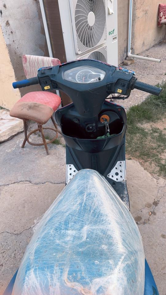 سلام عليكم دراحه ادرس للبيع محرك نضيف اخرس نكره سلف بس لكفر الامامي بي كسر واضح بل صوره لباقي كله نضيف كهربائيات شغاله مكاني ابو غريب سعر 400 وبيه مجال *********** اتصل على الرقم بي واتساب
