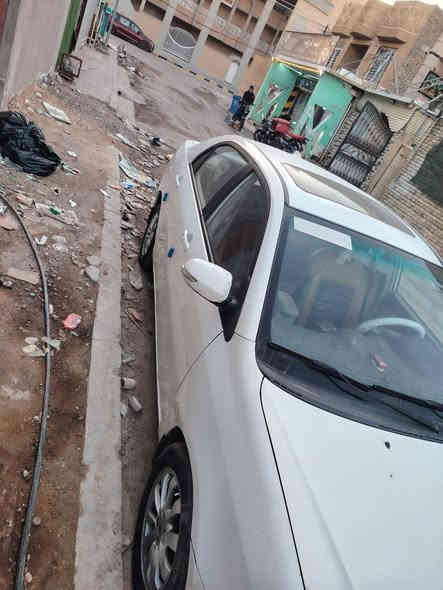 بيوايدي موديل 14رقم واسط تدفئه تبريد شغال بيهه رشات صبغ بصيطه كير اوتوماتيك سعره 55وبيهه مجال قليل مكان السياره بغداد الشعله الرقم  ***********
