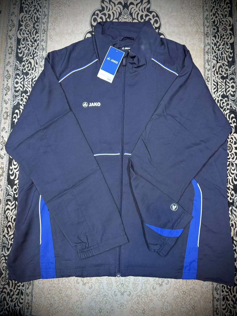 قطع نادرة بالة و جديد بسعر 10,000 دينار للحجز واتساب : ***********
