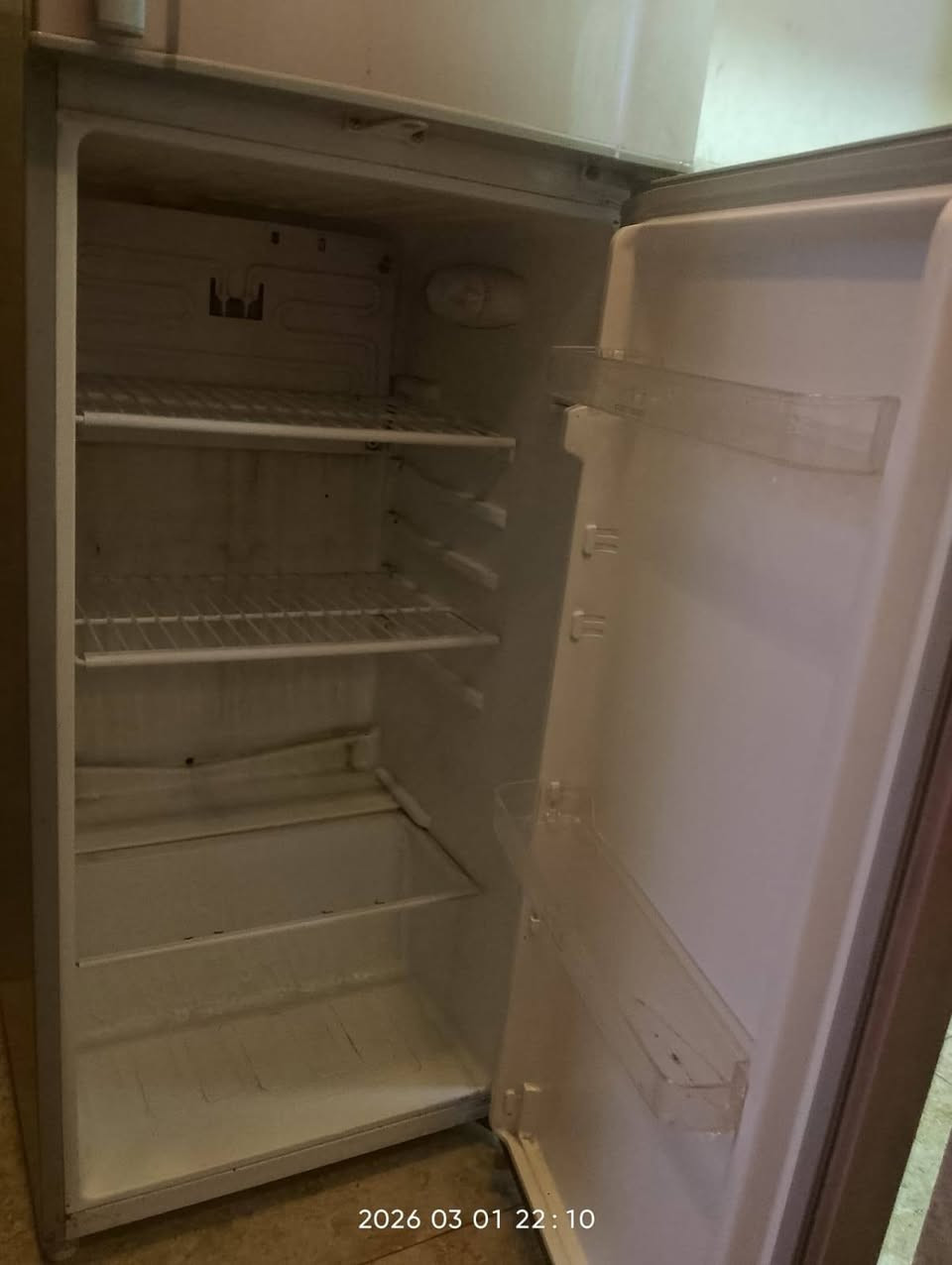 مرحبا 
للبيع ثلاجه نضيف كلش ماداخله تصليح سبب البيع اهلي نطوني حجم الاكبر منه سعرها  ب١٠٠ بلحريه الاولى شارع الزهاوي


**إذا كنت صاحب هذا الإعلان وتريد حذفه لأي سبب، رجاءا أرسل رسالة إلى الدعم الفني**