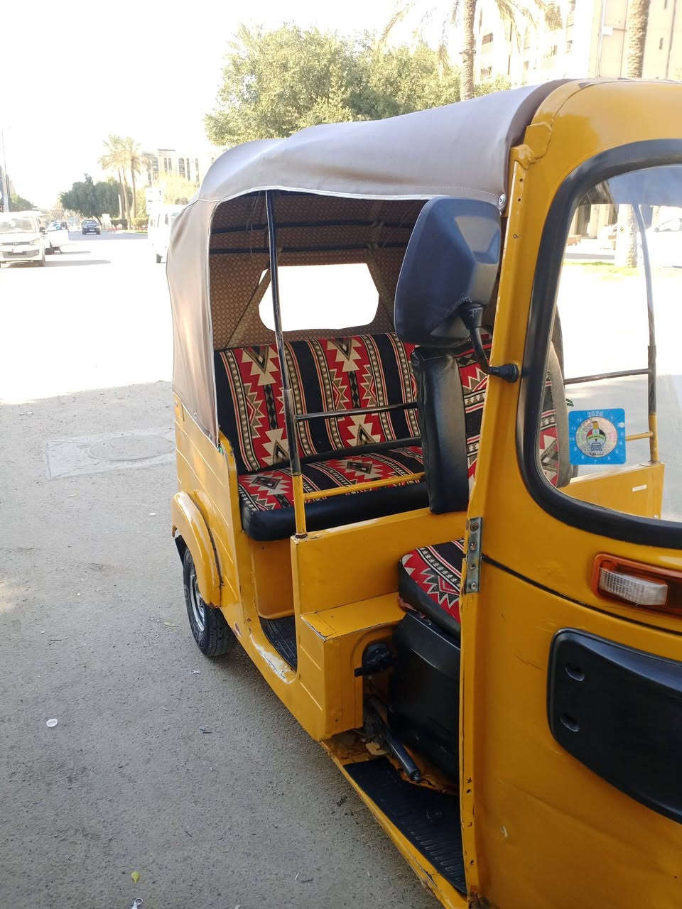 السلام وعليكم تكتك للبيع موديل 18 رقم وسنويه بسمي تحويل ثاني يوم السعر 4مليون 750 مكاني شارع حيفا ***********
