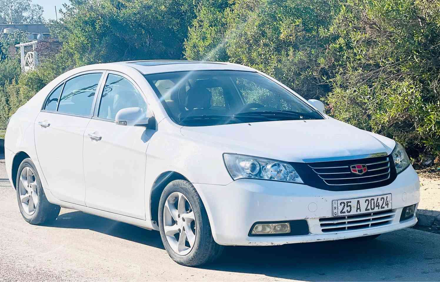 جيلي امكراند c7 2013 
السياره كلين بدون صبغ 
بيها مكانين بارد بسيطات
كير محرك ابلاي لاتنقيص ولا بخار
رقم دولي جديد 
سنويه لحد 2028 باسمي
بيها بطاقه بانزين 
السعر 69 ورقه 
التواصل على الرقم *********** كركوك, العراق
