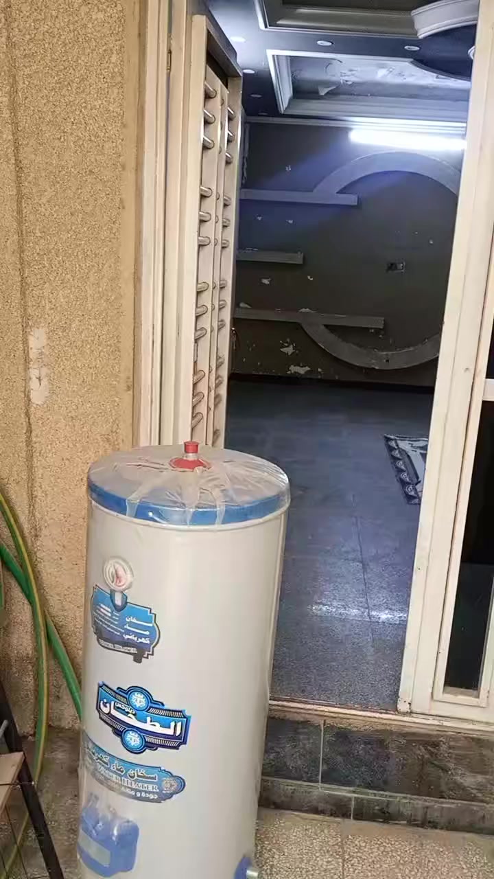 دار للايجار شارع المعهد على شارع العام  طابق ارضي غرفتين وسقبال وصاله سعر 500الف***********
