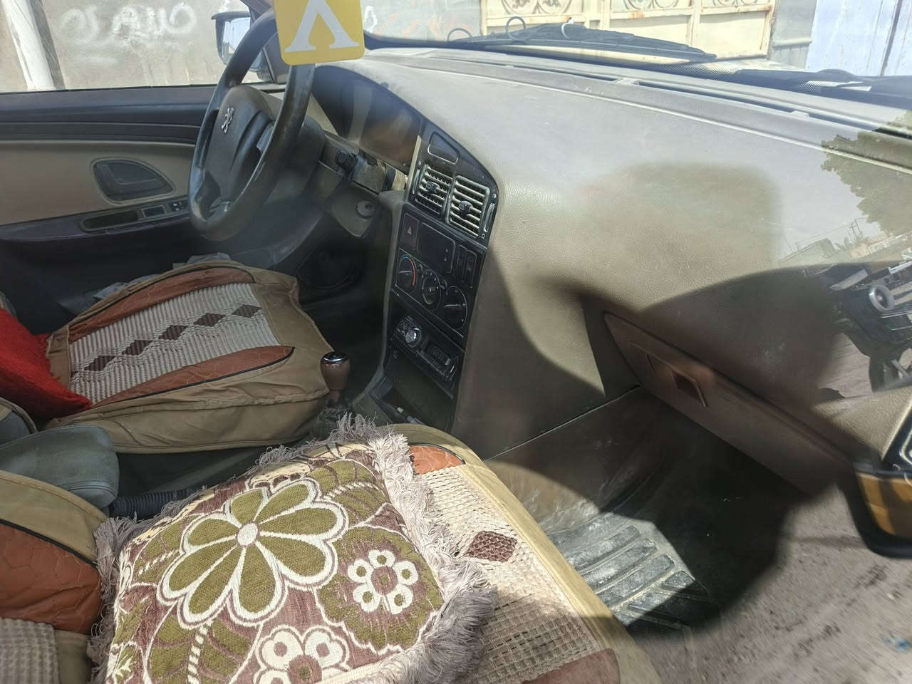 السلام عليكم
بيجو 405 مديل 12
للبيع 
سعر 18 وبيه مجال 
حدادية كلشي مابيه 
تايرات جديده 
تبريد شغال
محرك وكير كفاله
غرامات وهيئة مااكفله وراعية موجود وعندي رقمه ويريد تحويل 
للاستفسار أكثر اتصل ع الرقم 
***********
مكاني بصرة خور الزبير
