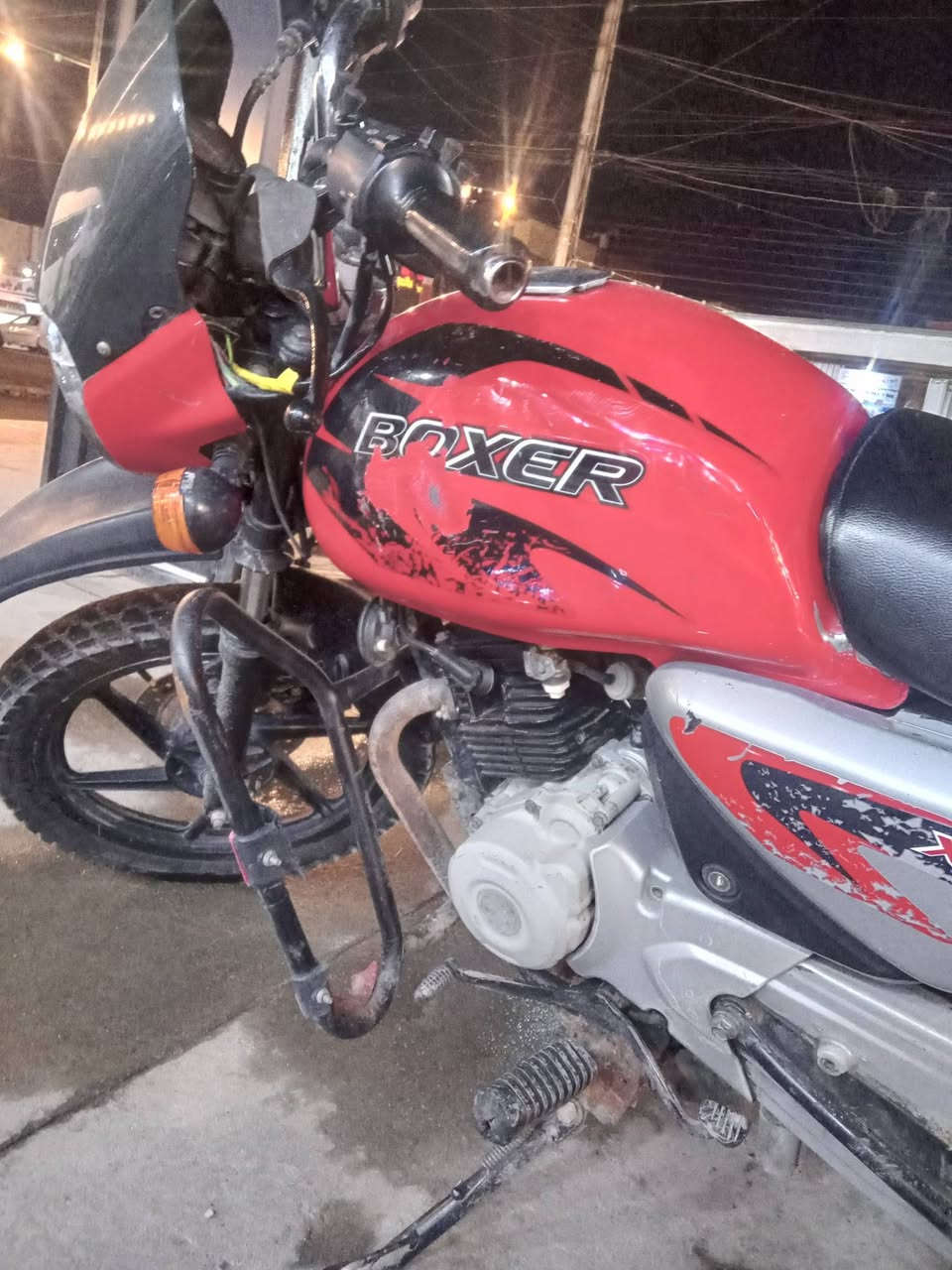 سلام عليكم بوكسر موديل ٢١ مرقمه بسممي تحويل ثاني يوم
دراجه خير من الله  مجفته تجفيت عام شركه 
سعر ١٨٥٠ وبيهه مجال حك الجيه مكاني بغداد البياع حي العلام
اتصال واتساب متواجد  ***********
