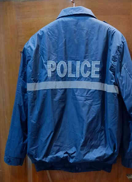 عندي قمصله للبيع جديده مملبوسه نوعيه اصليه تركي مو عادي وهم مبطنه بفرو قياسه (xL) شراي يجي على خاص او يتصل مكاني مدينه حريه (***********)
