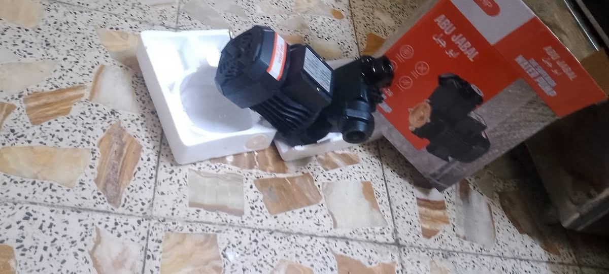 ماطور بلكارتونه فتحته ولكيت رجل مكسوره وحده ب20الف ليريده مكانه مدينة الصدر ***********

