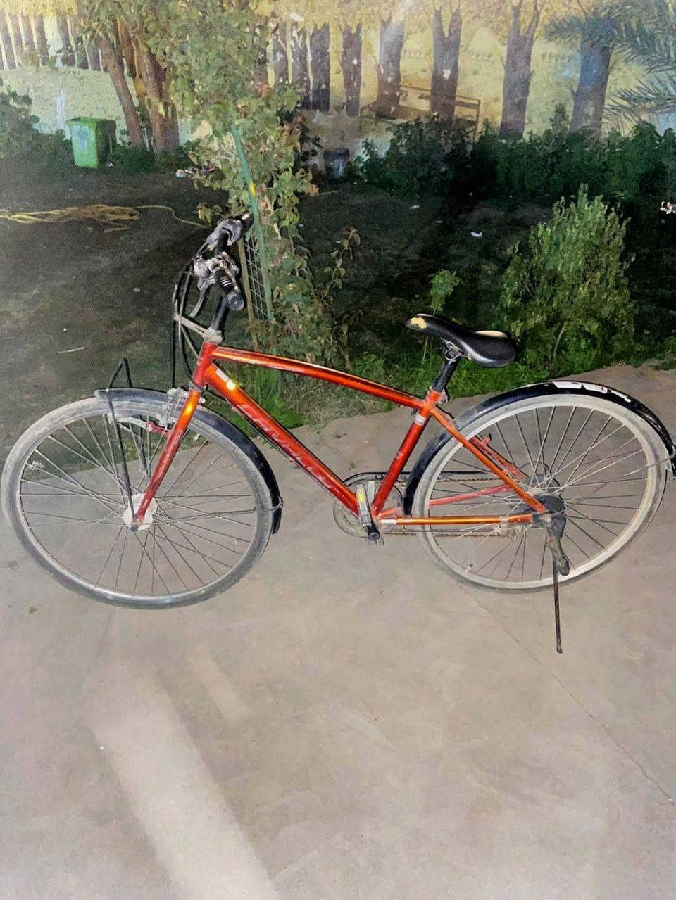 بايسكل حجم 27 + نظيف جداً و قوي 🙏🏻 + گير خلفي 6 مستويات✅  
السعر 100 ألف ‼️ 
للتواصل : *********** ✅

البايسكل اللي عاش وياية سنة كامل و ولا مرة فشلني، أفضل بايسكل ممكن تاخذه للأستخدام اليومي و التنقل الروتيني، جدا مريح و ما يتعبك ابد🙏🏻
