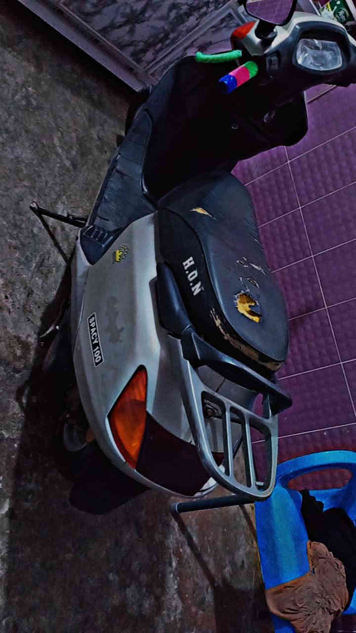 سلام عليكم درجة سبيسي حلوه السعر 150 رقم الهاتف ***********
