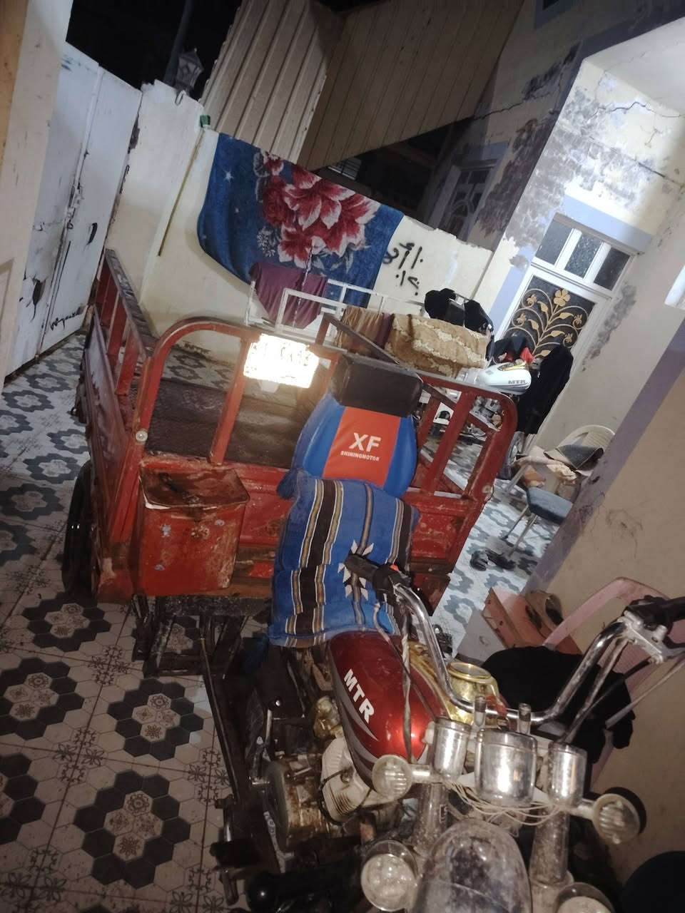 سلام عليكم ستوته رقم وسنويه مداور ثاني مديل 11رقم بابل مشروع وطني لبيع مكانها نجف ابصخير *********** سعر واحد و ٣٠٠ وبيهه مجال لشراي
