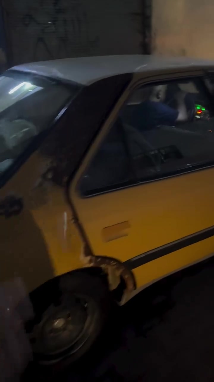 بيجو بارص ١٥ مستعجل على بيعها وبسعر مناسب سنويه النهاية ٢٩  وقم انكليزي جديد بسمي مصفره غرامات
 ***********

