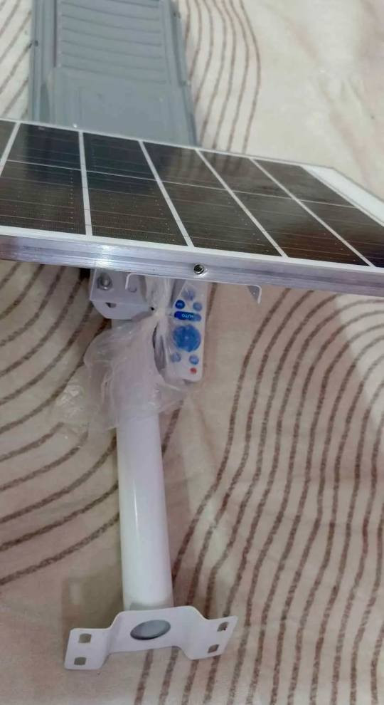 موبايل مصغر شغال و2 سيمكارت
ام بي ثري ومايك
بلاجكتور طاقة شمسية
ضهر موبايل وكيويلات فيب ودومنه
درون ام الكامره وتربط على الموبايل 
كوب يتغير بلحراره
التواصل واتساب 
‏‪***********‬‏ كربلاء, العراق
