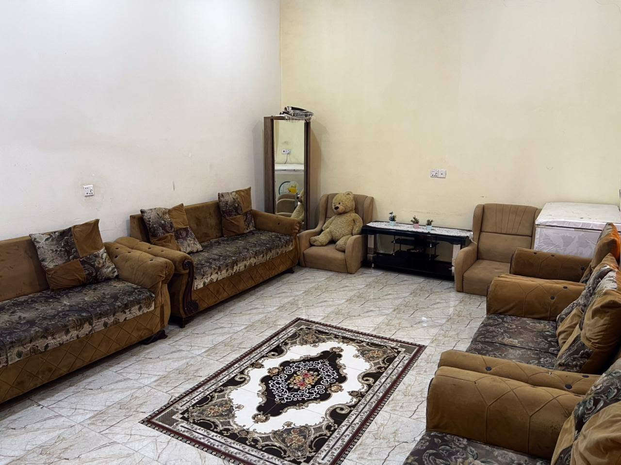 بيت للبيع بي غرفتين كل غرفه مساحتها 5*5
الاستقبال مساحته 5*6
منورين 
الواجهة 12.5
نزال13.5
مساحته ١٦٨ تطلع
كل الخدمات واصله للبيت و بيت ع شارع 30 السايدين
ملاحظه / مراوس بيت زراعي بمكان حلو ومساحه ٣٠٠ او اكثر
للأستفسار اكثر خاص او
***********
***********
