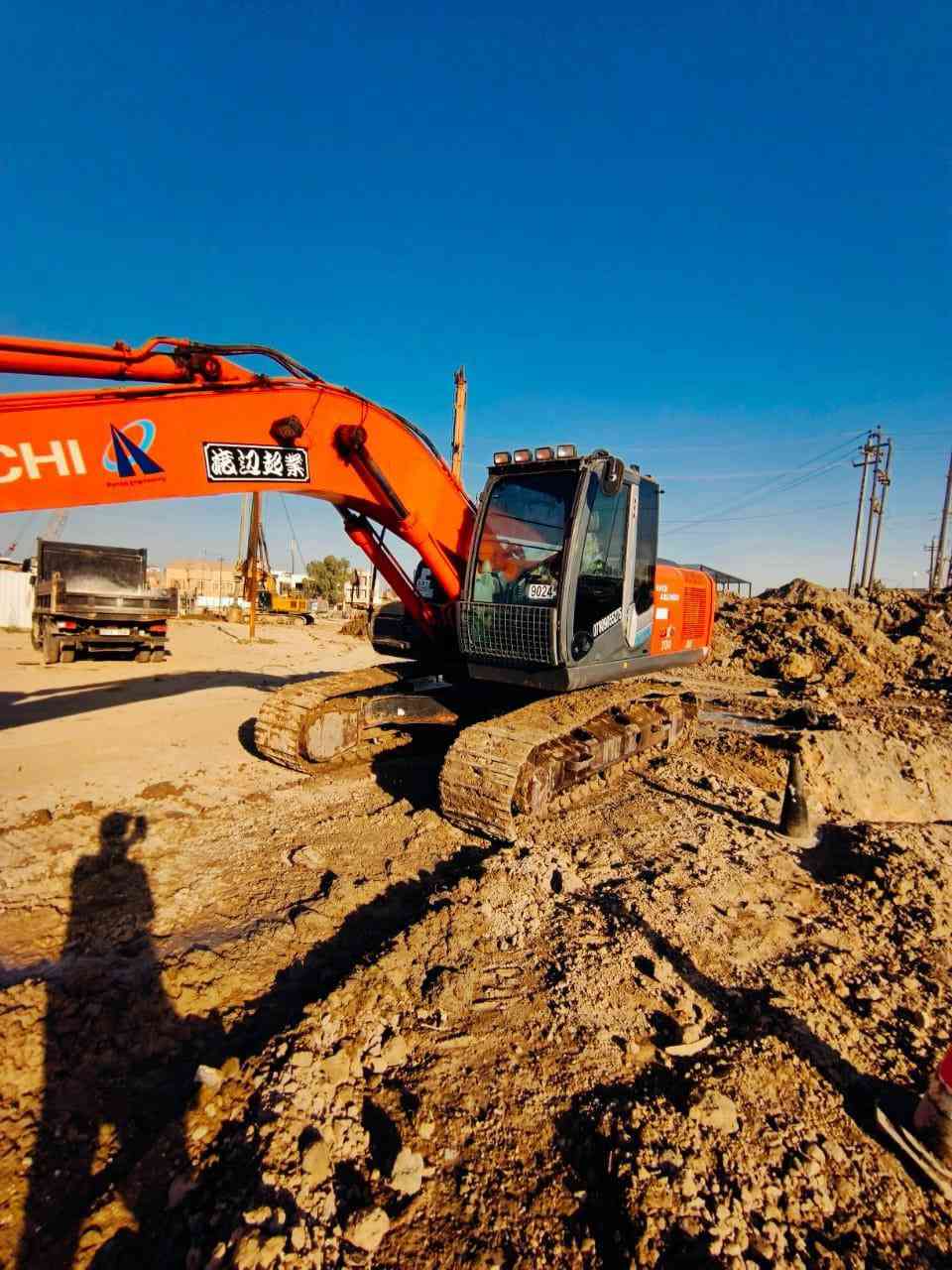 حفاره زت 3موديل 2009 للبيع كفاله عامه مناقصها اي شي كل شي شغال تبريد كهربائيات 
‏مؤسسة جاك همر. ممفتوح اي شي بيها مكانها ديوانية  ***********
‏
