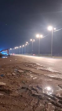 قطع تجارية • شارع ١٠٠ • للبيع والايجار