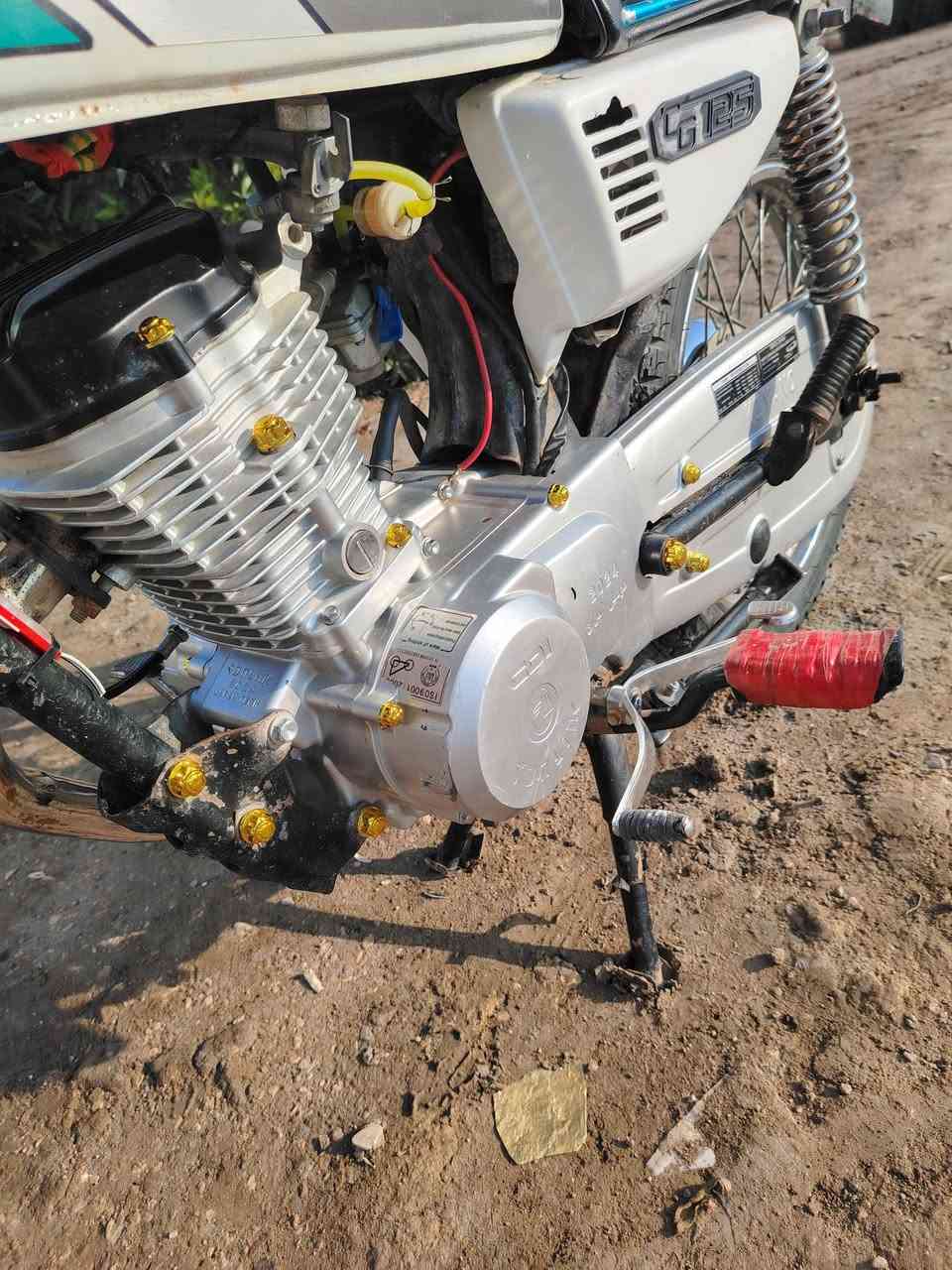 السلام عليكم دراجه للبيع كلك كلك محرك موديل 24 تايگر  والشاصي نامه 17 دراجه احله من الصوره السعر 425 وبيه مجال مو شراي لا تكسر بالسعر اتصال على الرقم *********** موجود خاص
