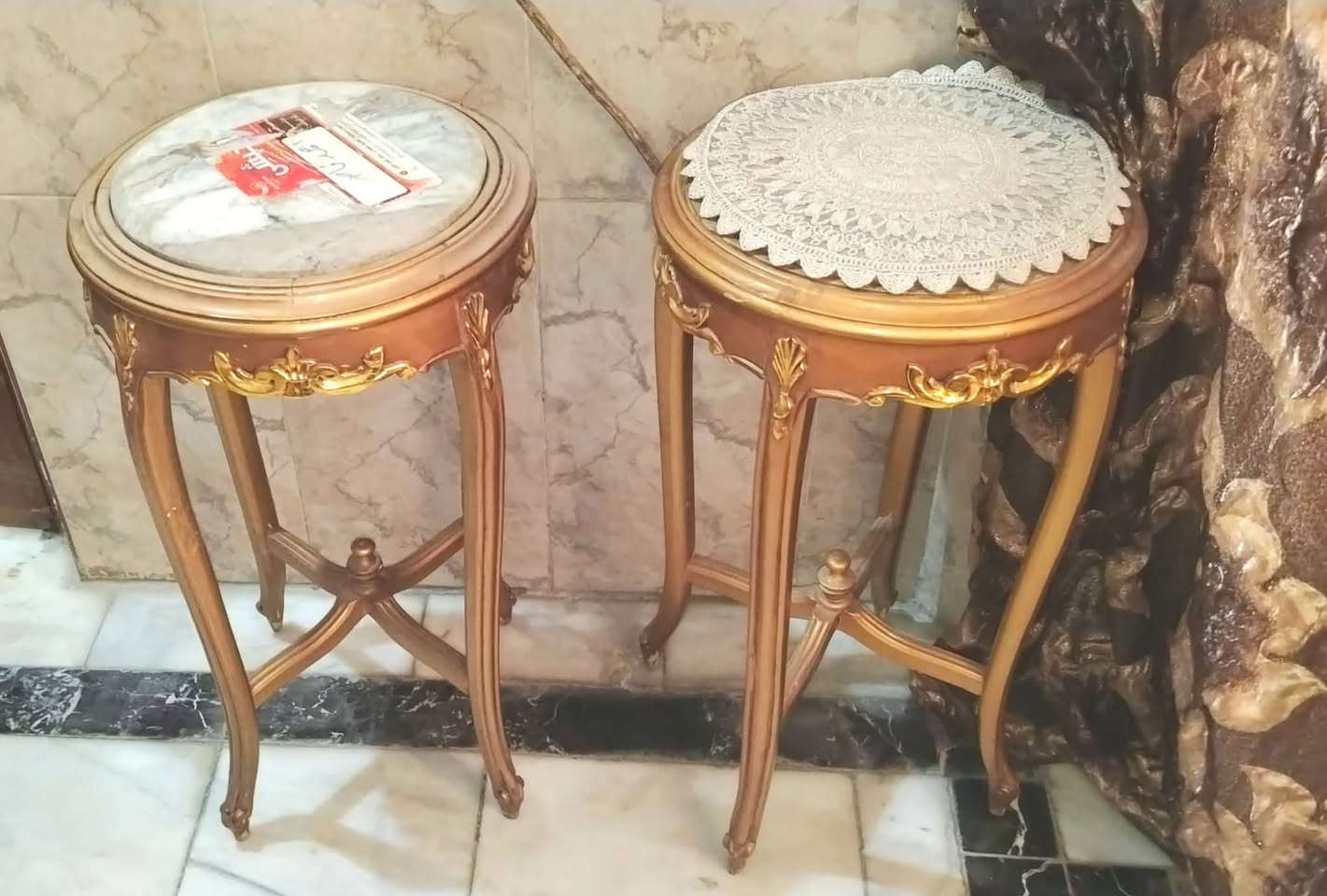 تخم ملكي مصري زان 12 مقعد ماكون من 4 كراسي وقنفات 2 كل قنفة بيها 4 مقعد المكان بغداد جميلة للاستفسار الاتصال بصاحب التخم *********** سعر البيع مليونين
