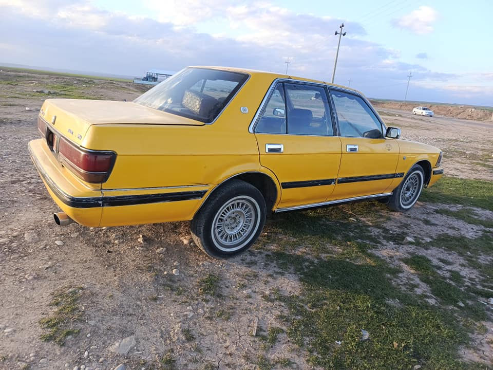 سوپر سیدان مودیل 1990
مەکینە ی vvt لۆکی بۆبەستراوە 
سەنەوی ئەصڵی بەشەرتی ئەوەلیات
کارتی بەنزینی هەیە 
تەقەو ڕەقەی تیانیە 
لێدراوی نیە هەموگیانی لەسەر شەریکەیە 
بۆزانینی نرخ ژ.م *********** شمشمل, السليمانية
