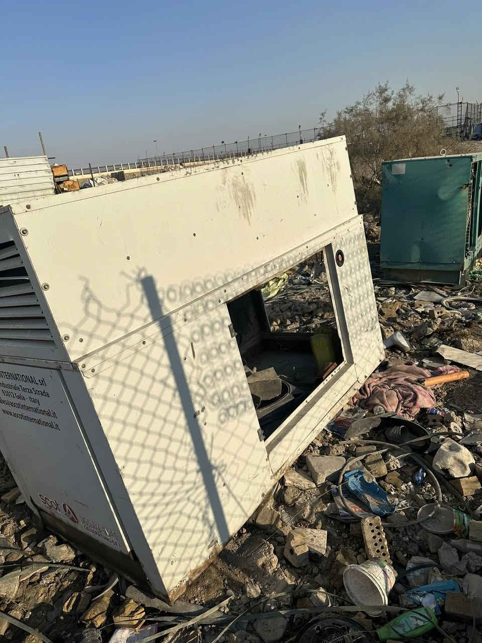 سلام عليكم كاتم دويز كمز البيع مثل ماوضح بل صوره مكاني بغداد ***********
