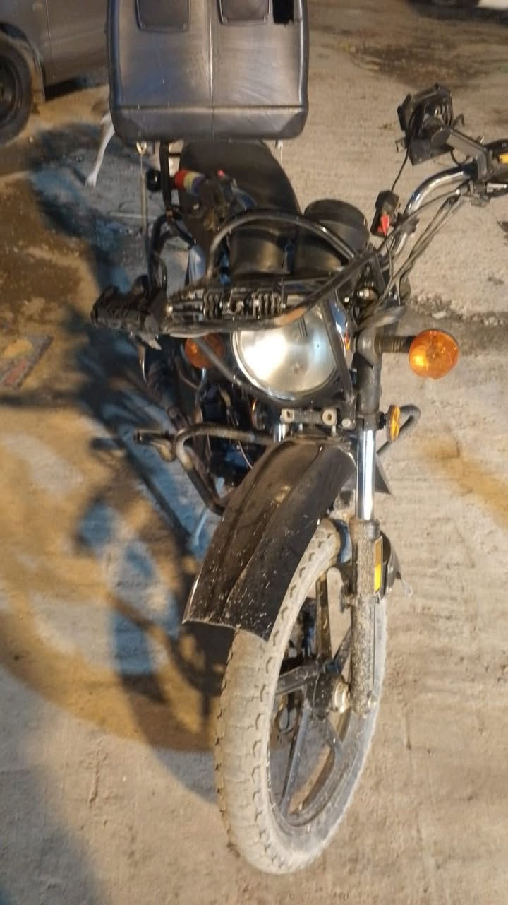 دراجه نوع دايوان الفين٢٣ أوراق الدراجه نضيفه ما مفتوح بيه برغي السعر ٩٥٠ او بيه مجال مكاني بغداد المين الثانيه الرقم ***********
