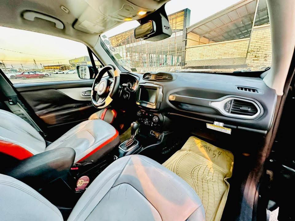 وينه اليدور نظافه وسياره جاهزه 
جيب رنكد 2018
محرك 2400
حادث بنيد وجاملغ يعني حادث جانبي
رقم نجف دولي
غرفه جلد 
حداديه وتخم تاير بلجيس 
شاشه كبيره 
سياره جديده بمعنى الكلمه 
السعر خاص
للاستفسار /***********
