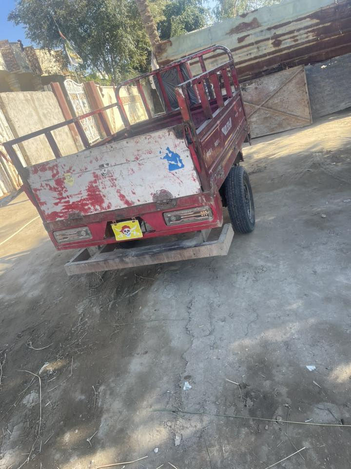 سلام عليكم ستوته البيع متيار كفاله عامه كهربايات   تايرات بالجيس مكينه جديده حيل دبلات كلوبات وره وكدام  كله شغال موديل ١٥ السعر ٩٠٠ مكاني بابل لاستفسار عنها موجود رقمي ***********
